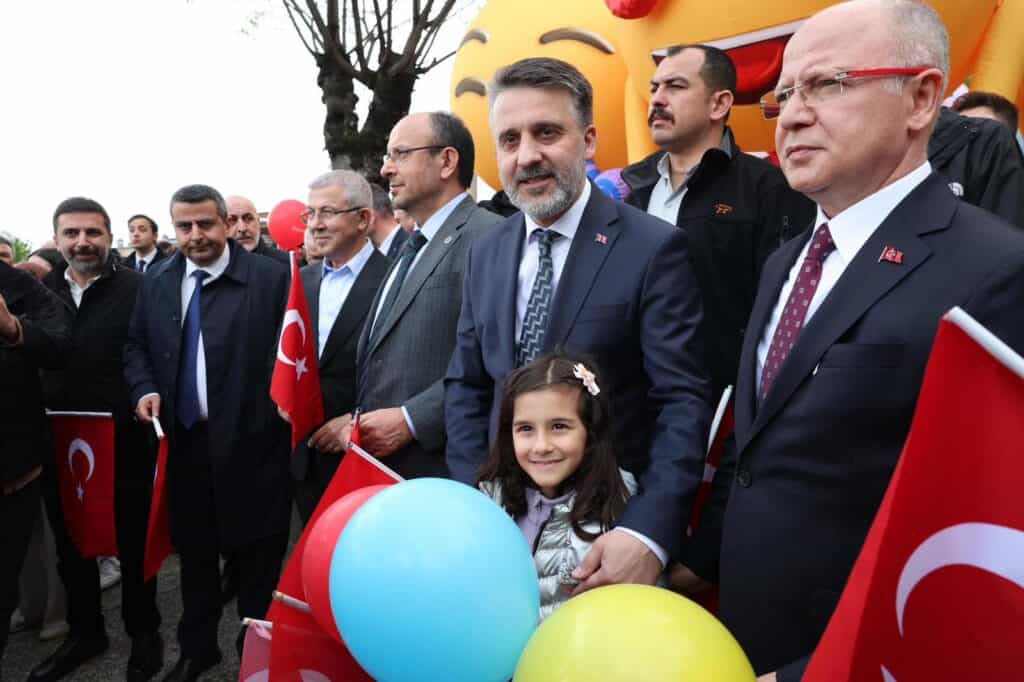 Bursa’da 23 Nisan Ulusal Egemenlik ve Çocuk Bayramı Şenlikleri Yoğun Katılımla Gerçekleşti