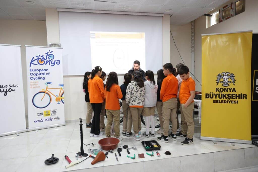 Konya’da Bisikletli Yaşam Kültürünü Geliştirmeye Yönelik Eğitim Etkinlikleri Sürüyor