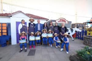 Tahir Büyükakın, Kocaeli'de 23 Nisan Şenlik Alanında Çocuklarla Bir Araya Geldi