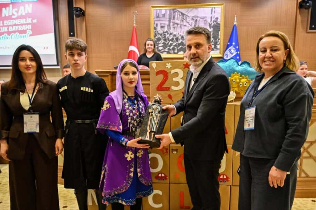 Bursa Büyükşehir Meclisi’nde Çocuklar Şehrin Geleceği İçin Karar Aldı