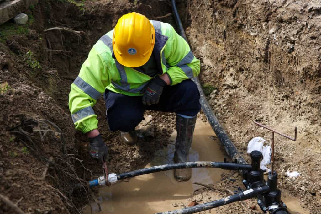 SASKİ, Kaynarca Osmanlı Mahallesi'nde 1400 Metrelik Su İletim Hattını Yeniliyor