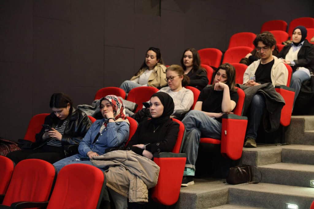 OSM'de 'Siz, Yaşayanlar' Gösterimi Sonrası Roy Andersson'un Kariyeri Üzerine Söyleşi Yapıldı