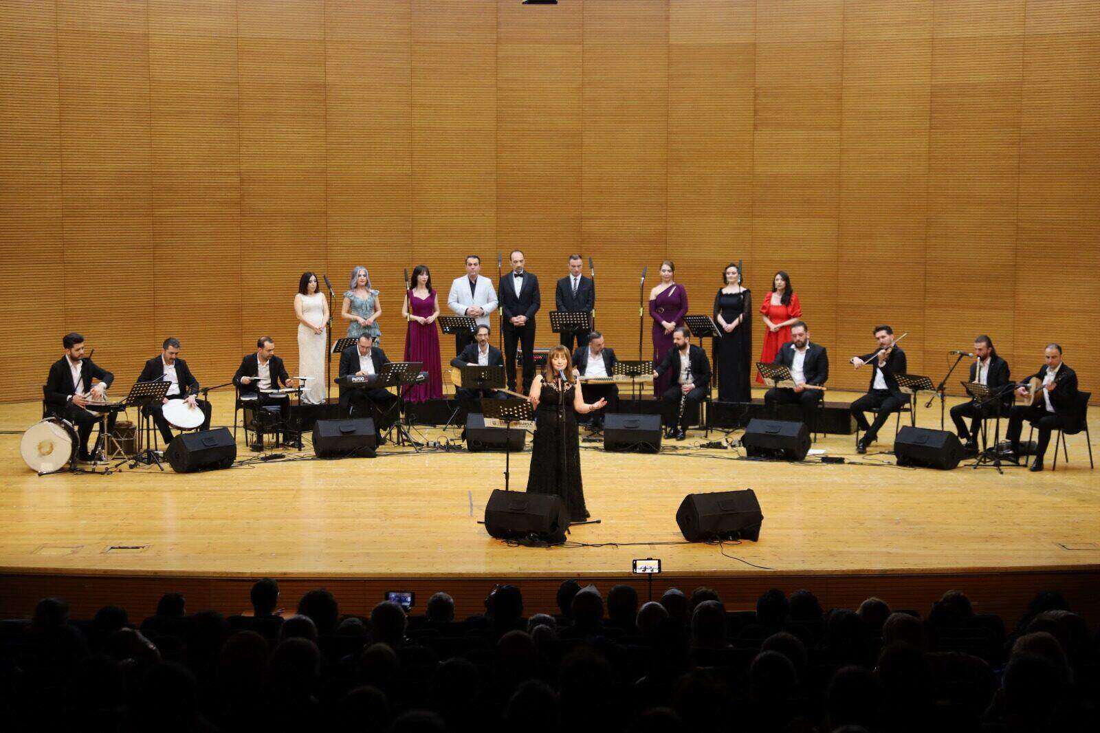 Bursa'da Türk Müziği Konseri Sanatseverlere Duygu Dolu Anlar Yaşattı